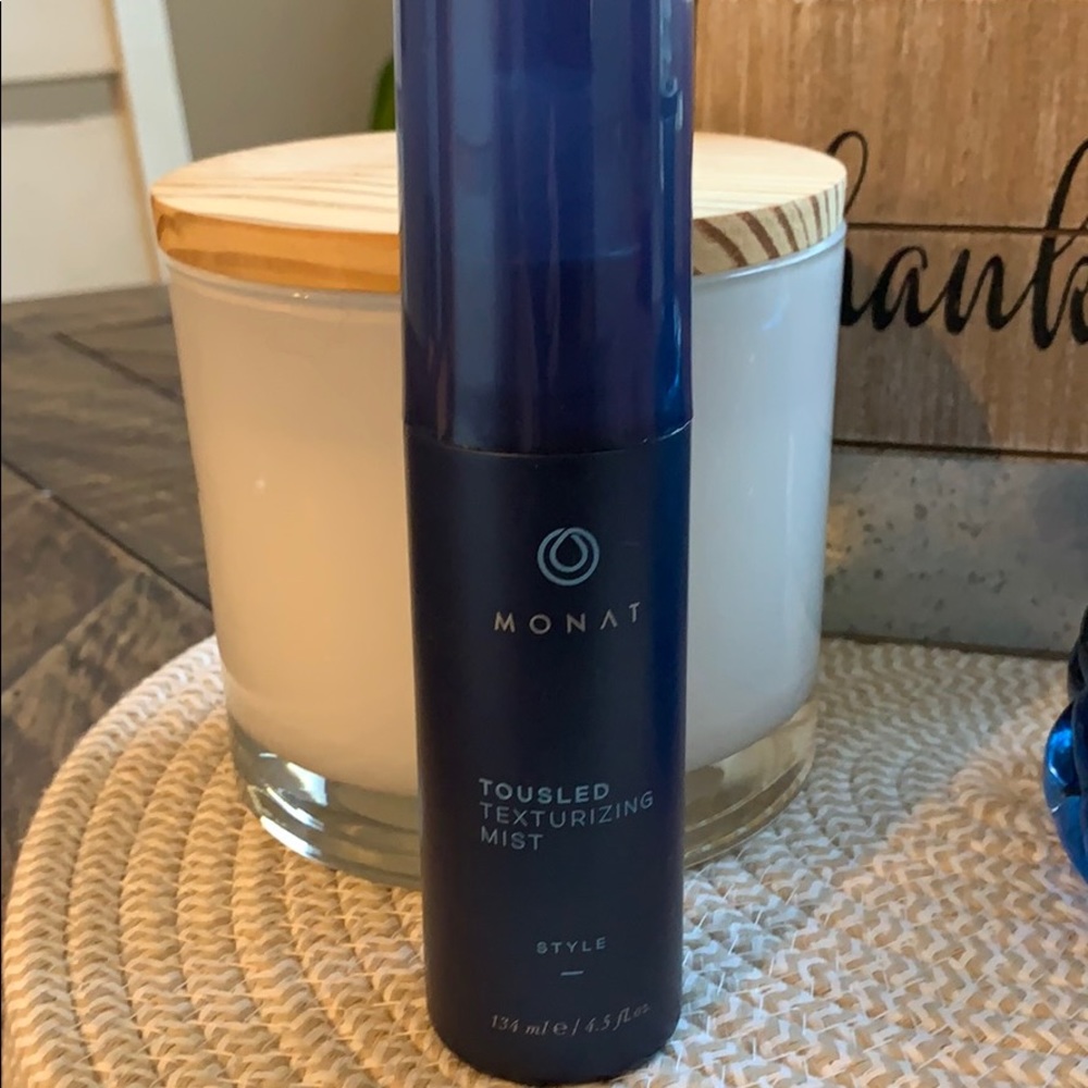 Monat Tousled Texturizing Mist